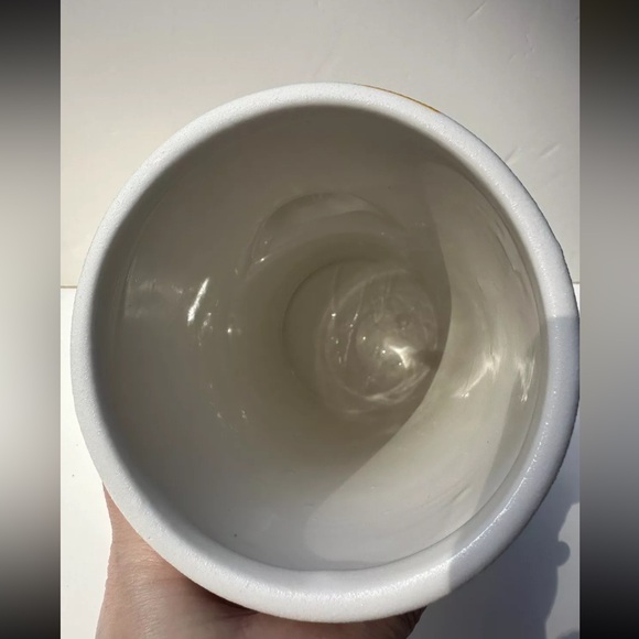 Brand New! 3D Red Lips & Daisy Ceramic Vase -Pucker Up Kiss Decor 💋 - Picture 9 of 10